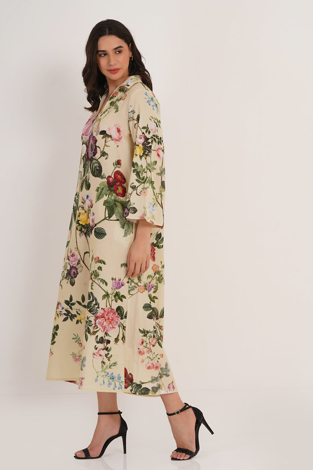 Delphine - Redoute Floral in Lemon Icing