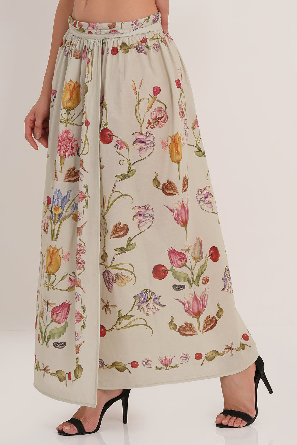 Mia - Delicate Botanical