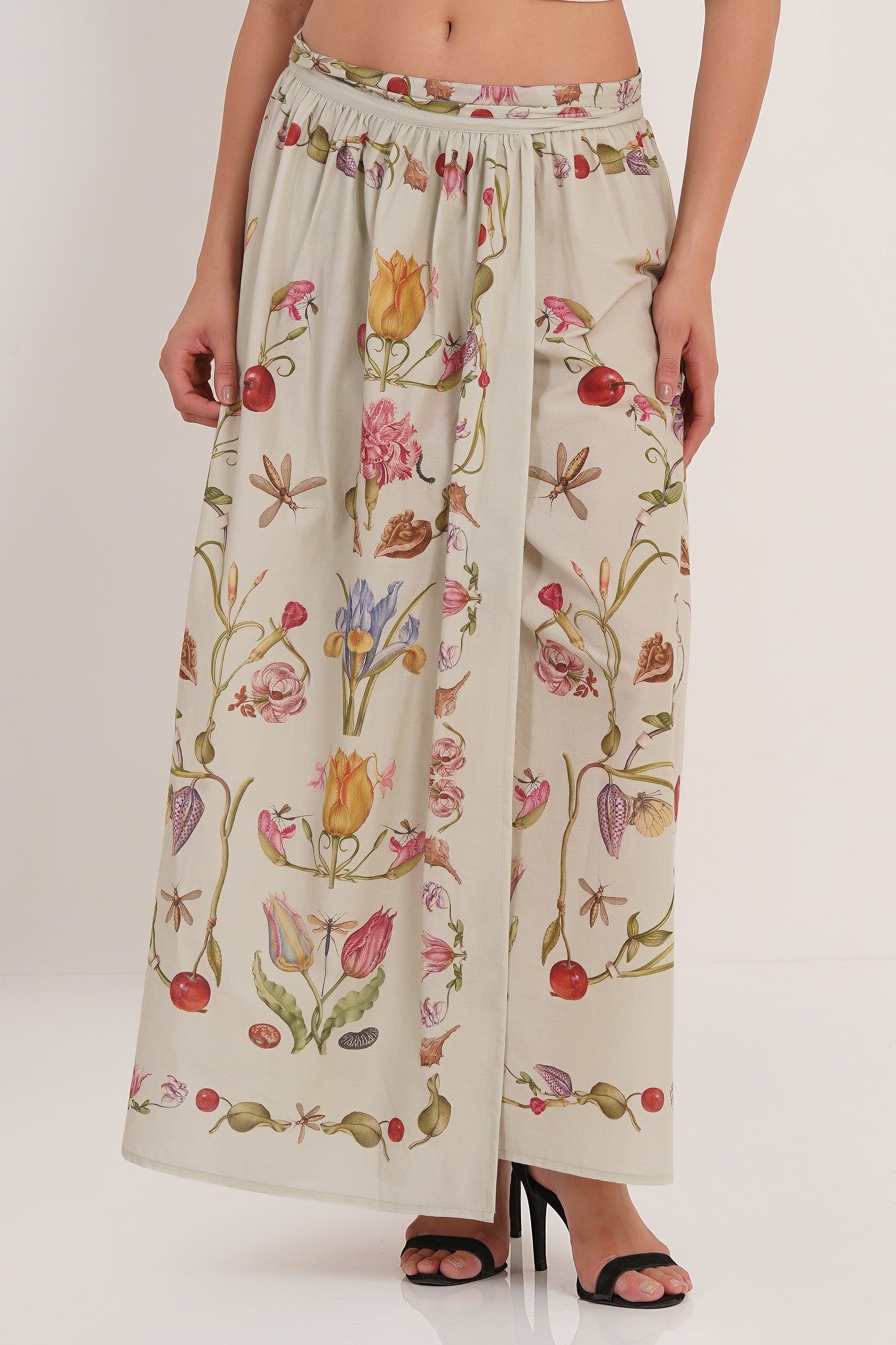 Mia - Delicate Botanical